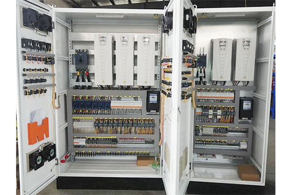 How fast does the inverter servo drive cabinet respond to sudden load changes?